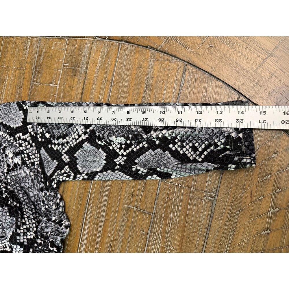 Michael Kors Snake Print Ruched Side Tunic Top Medium Gray Black 3/4 Sleeve - Picture 6 of 8